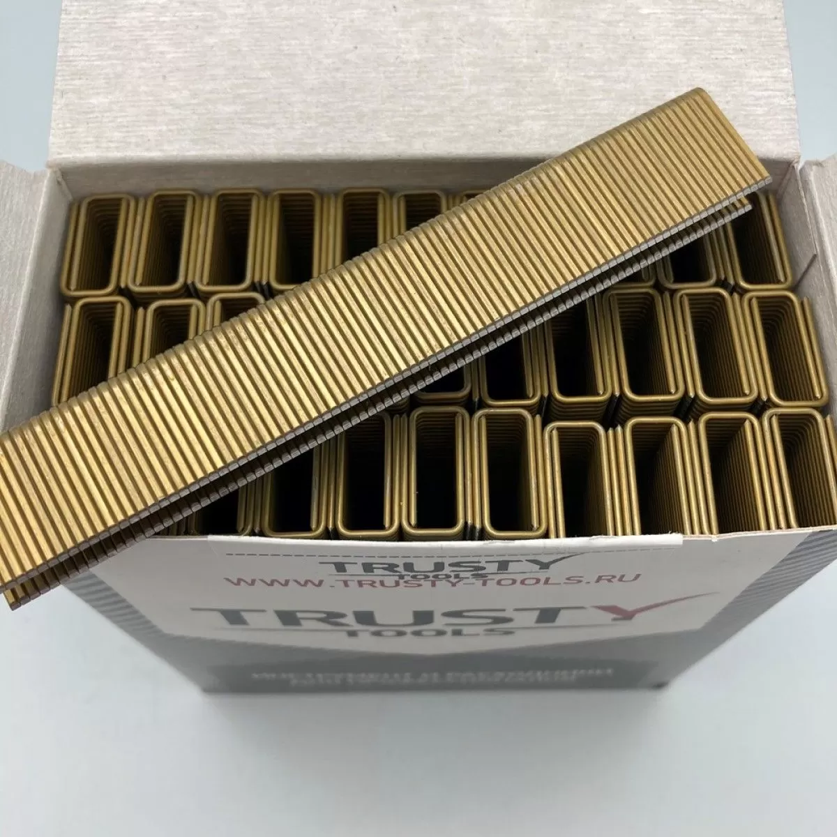 Скоба тип 92 каркасная оцинкованная — 18 мм